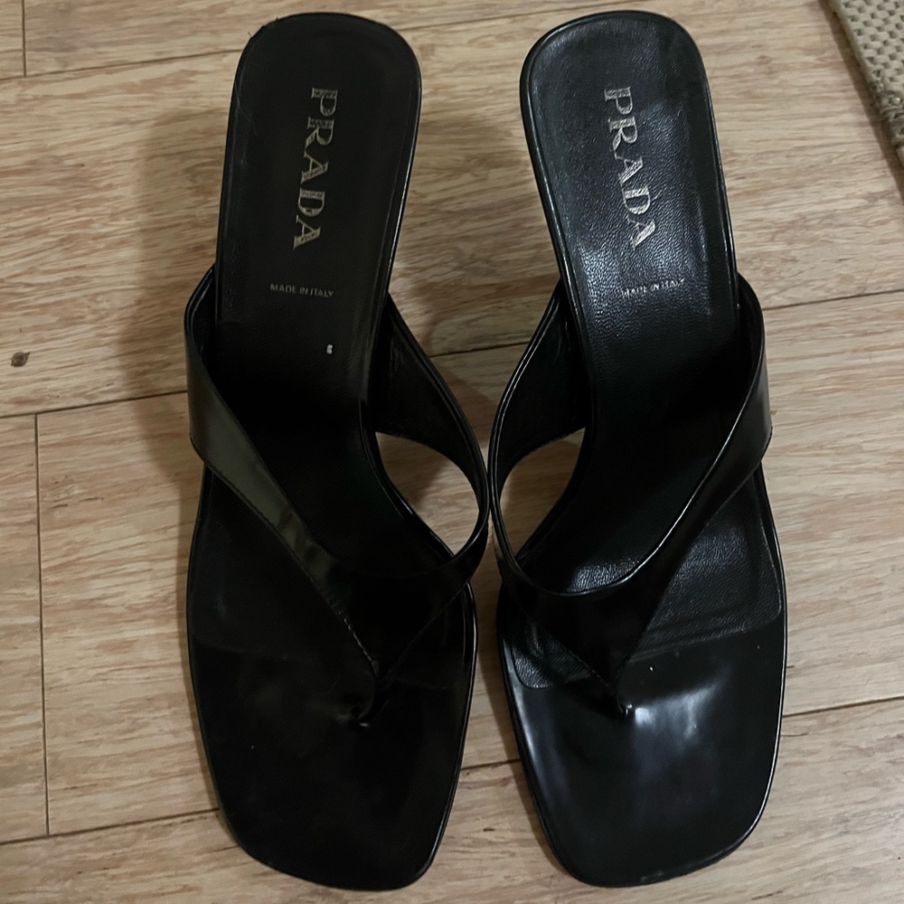 ✨Vintage Prada Cat Heel✨